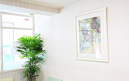 井上内科クリニックの待合室の絵画